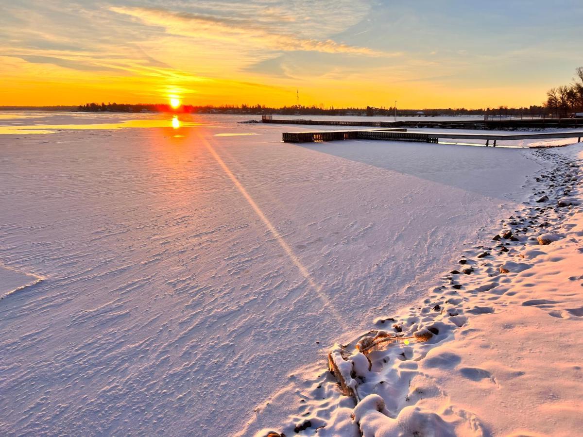 La Place Rendez-Vous Hotel Fort Frances Exterior foto